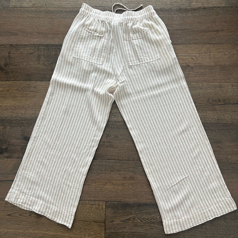 Stripped lounge pants.